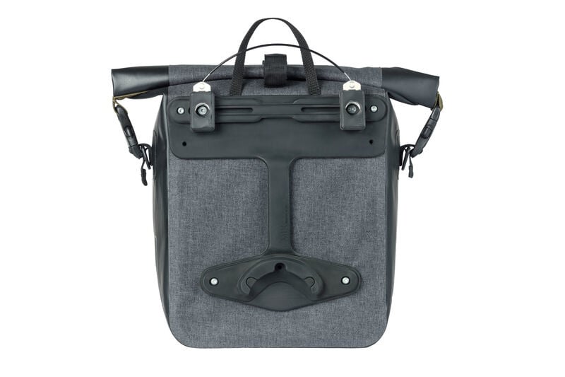 Basil - Navigator Storm Medium Waterproof Single Bag (MIK Studs)