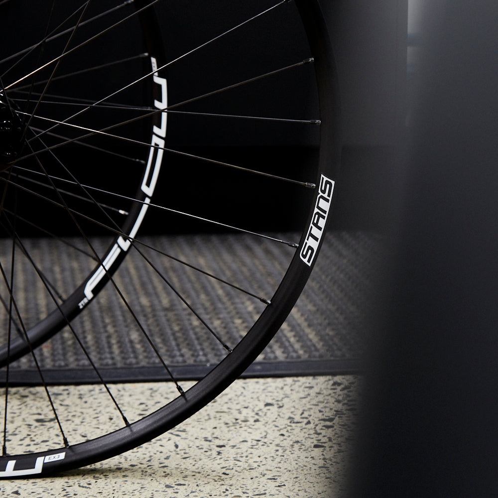 Stan's Notubes Flow EX3 Mullet Wheelset Hope Pro 5 WBWO