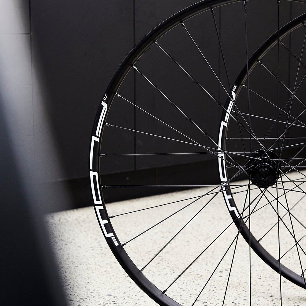 Stans NoTubes Flow Ex3 Mullet Wheelset Dt350 Wbwo