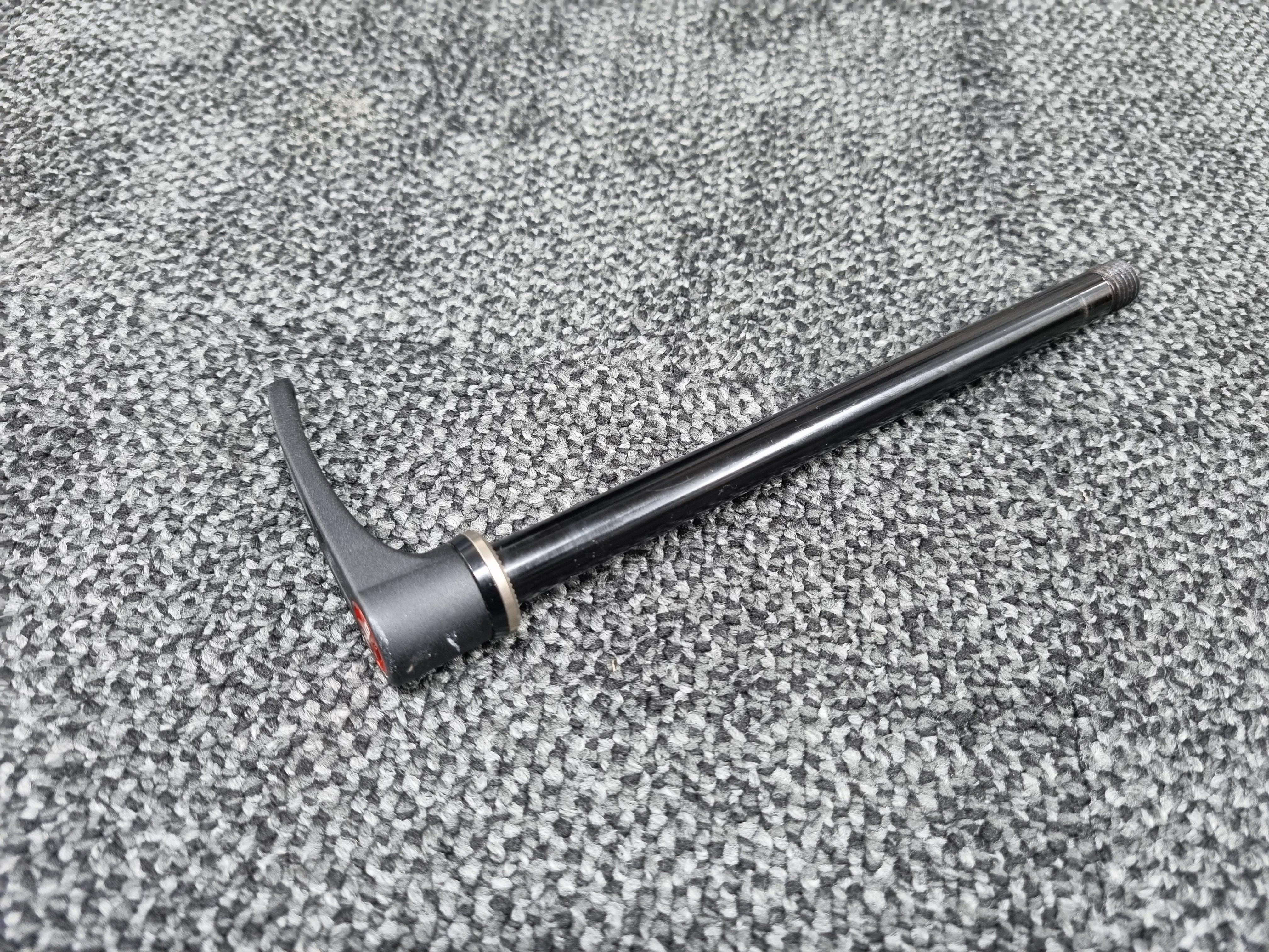 Used Part DT Swiss Thru Axle 12/142mm 171 Long 1.50mm TP