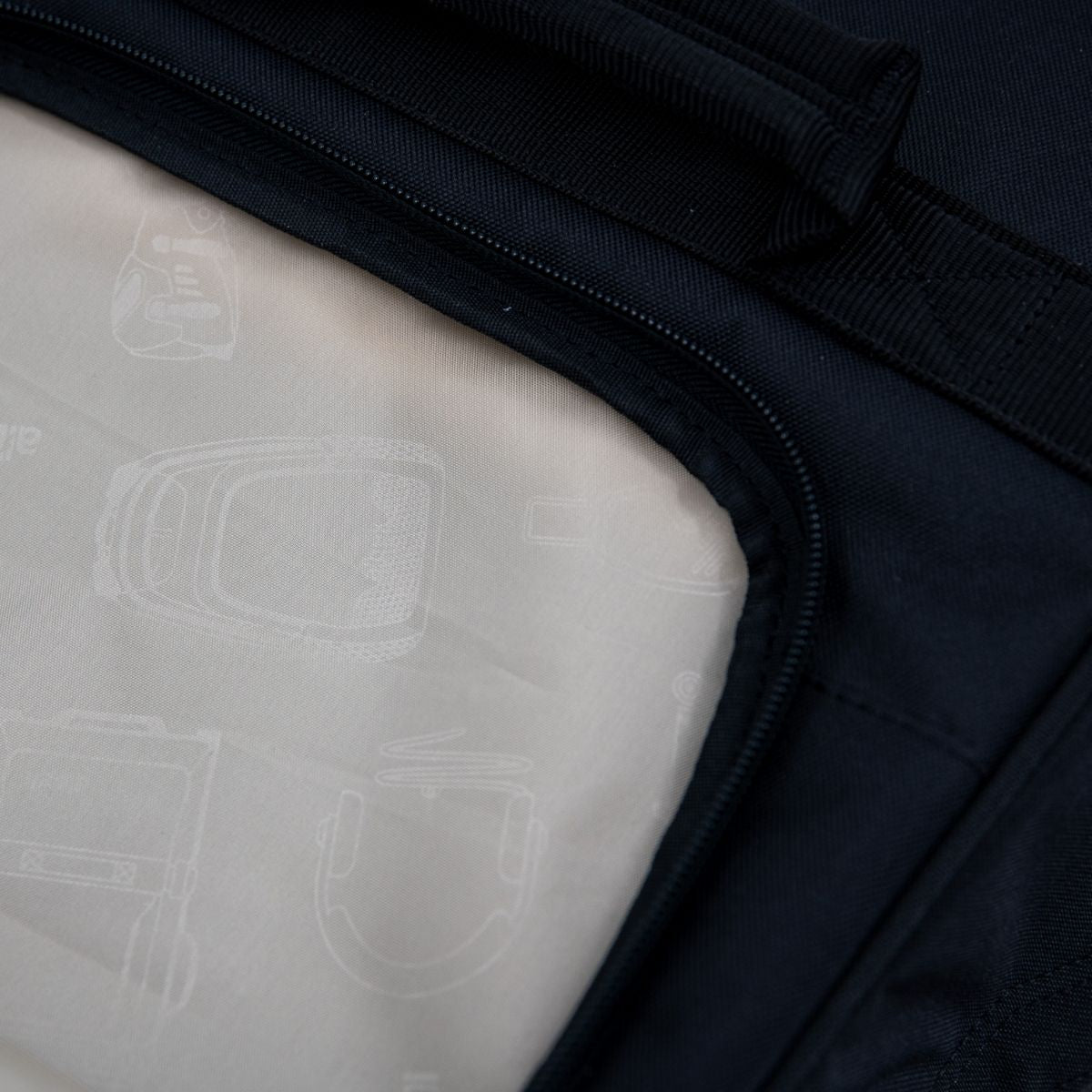 Albek Short Haul (Carry On) Bag Covert Black