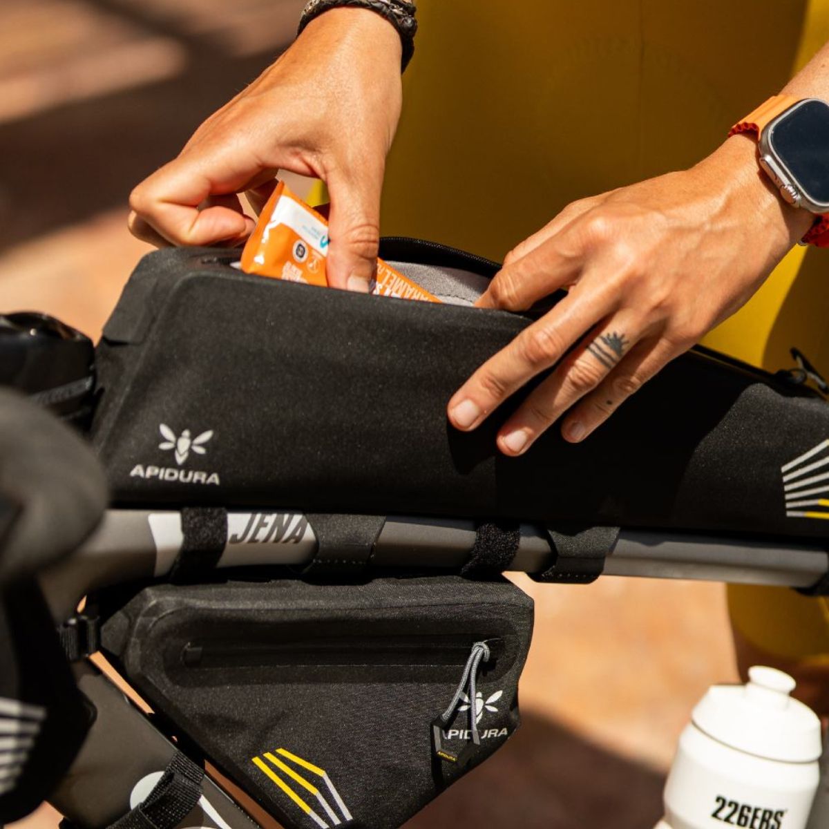 Apidura Racing Long Top Tube Pack 2 L