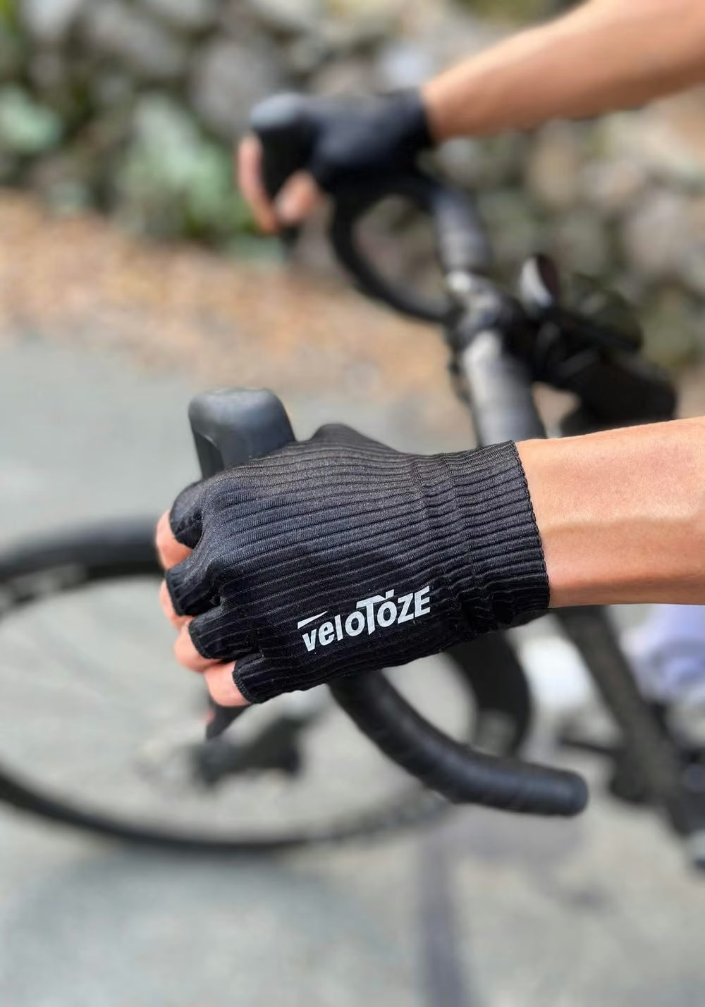 VeloToze Featherweight Aero Gloves