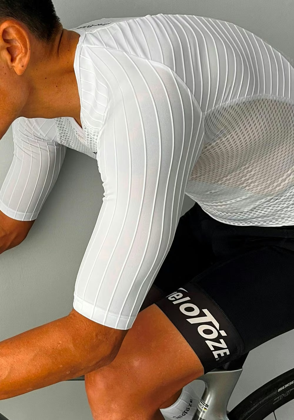 VeloToze AeroFlow Baselayer