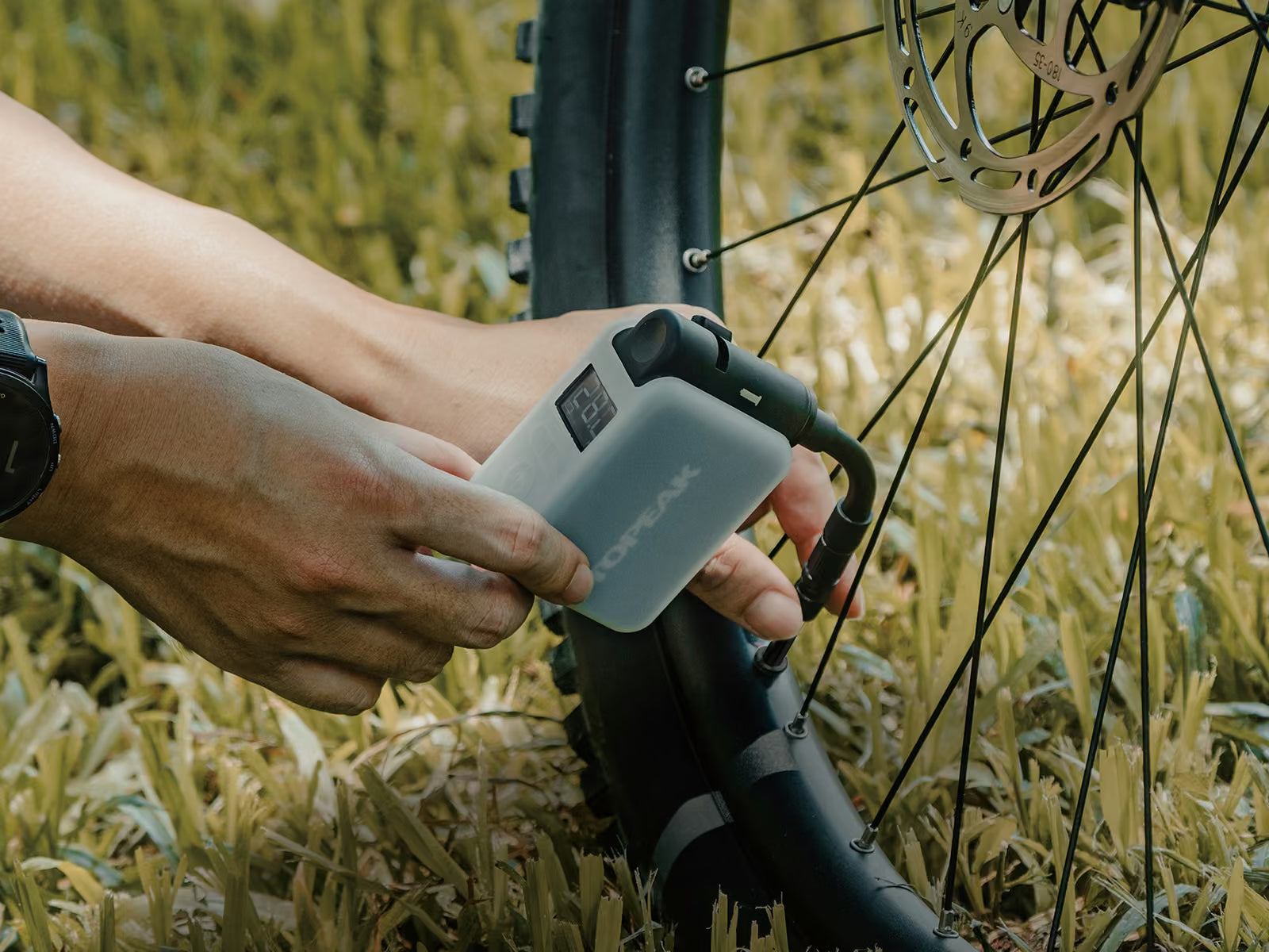 Topeak E-Booster Digital