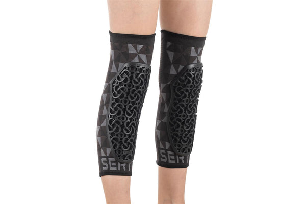 Seryt Youth Flow Knee Guards - Arlechinno