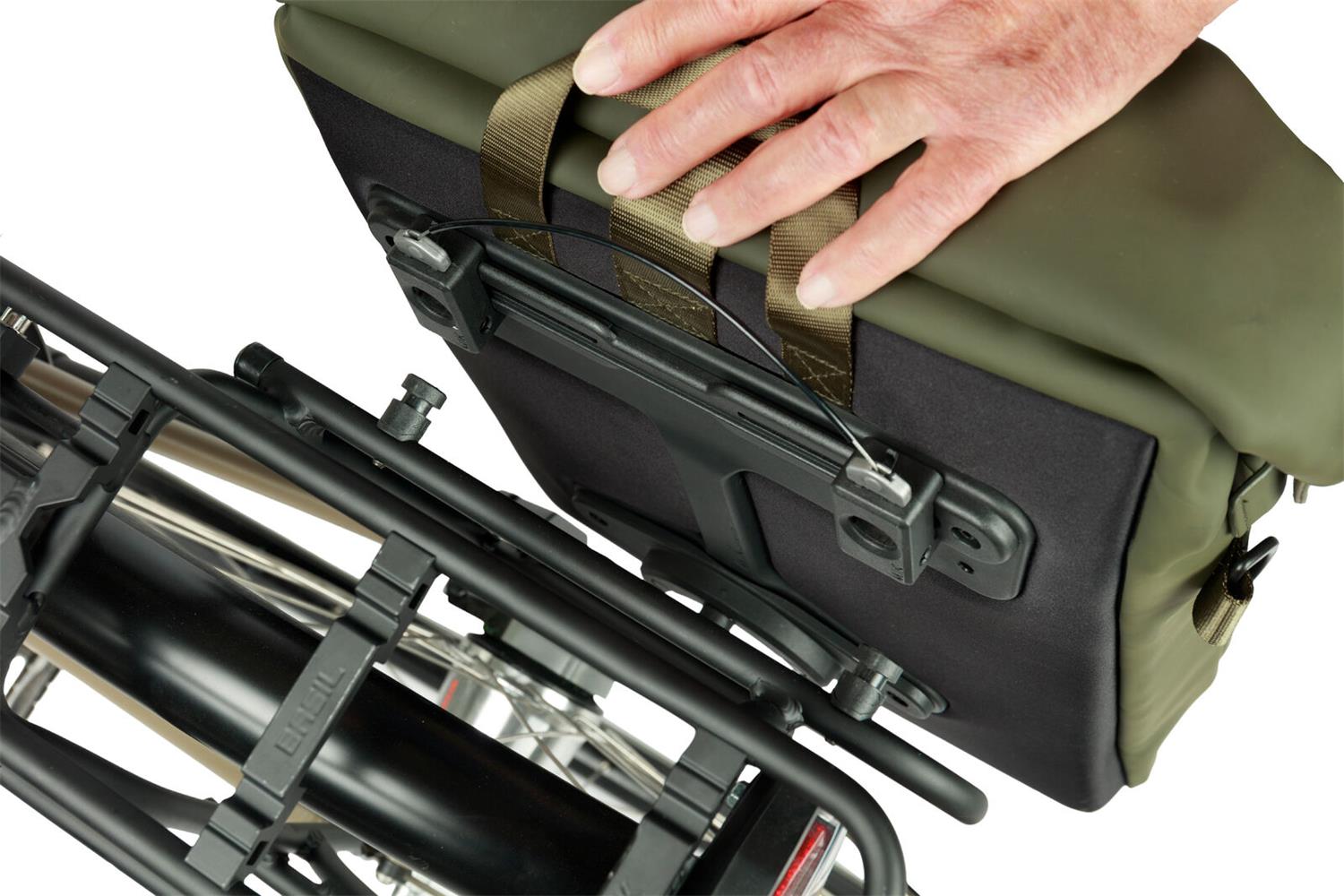Basil - Soho MIK Studs Bicycle Shoulderbag With LED (MIK Studs)