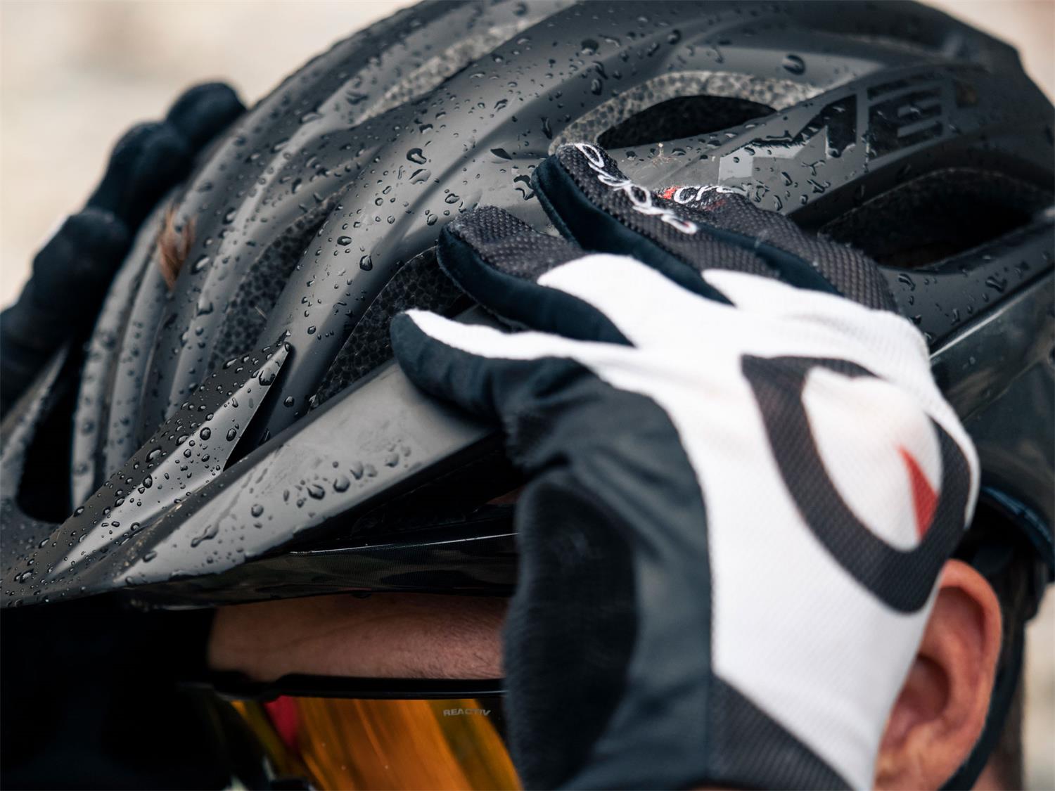 MET Veleno Helmet