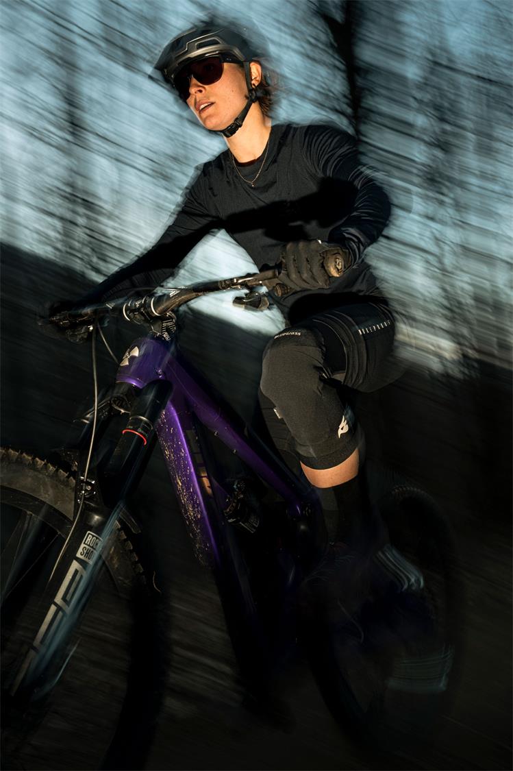 Bluegrass Aura Knee Guards