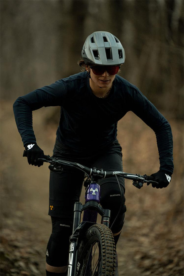 Bluegrass Aura Knee Guards