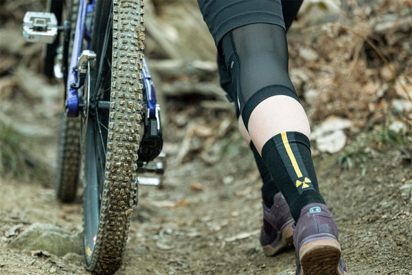 Bluegrass Aura Knee Guards