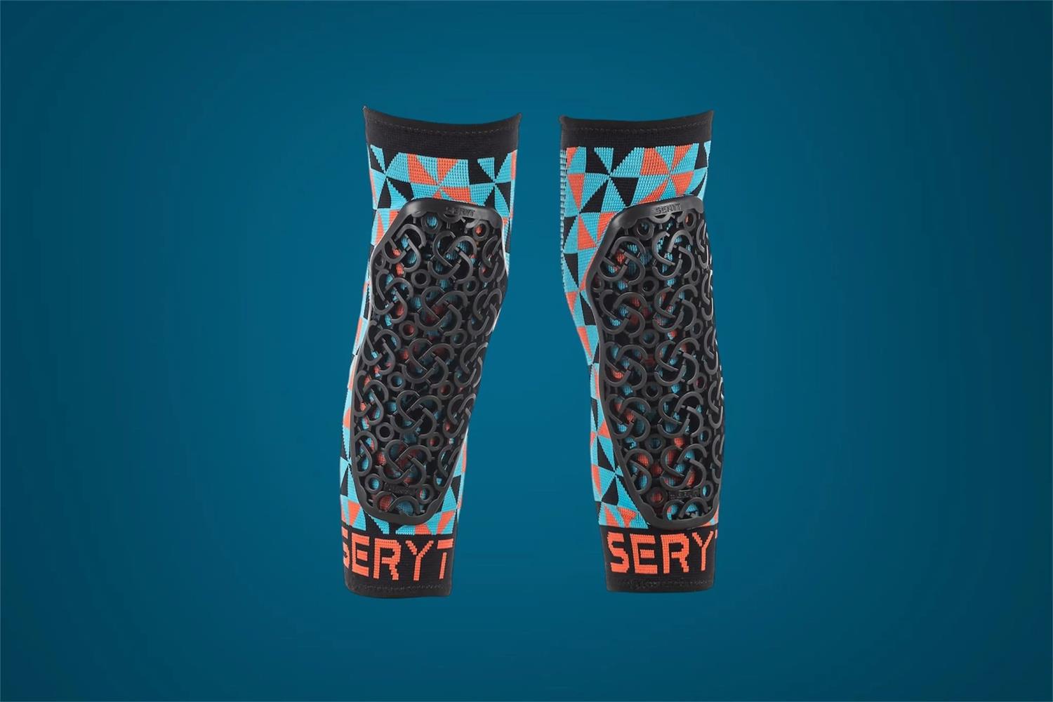 Seryt Youth Flow Knee Guards - Arlechinno
